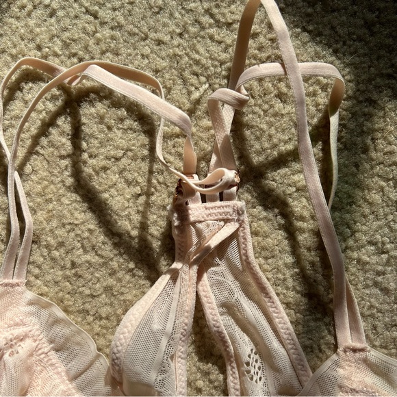 Lacy Bralette - Picture 2 of 5